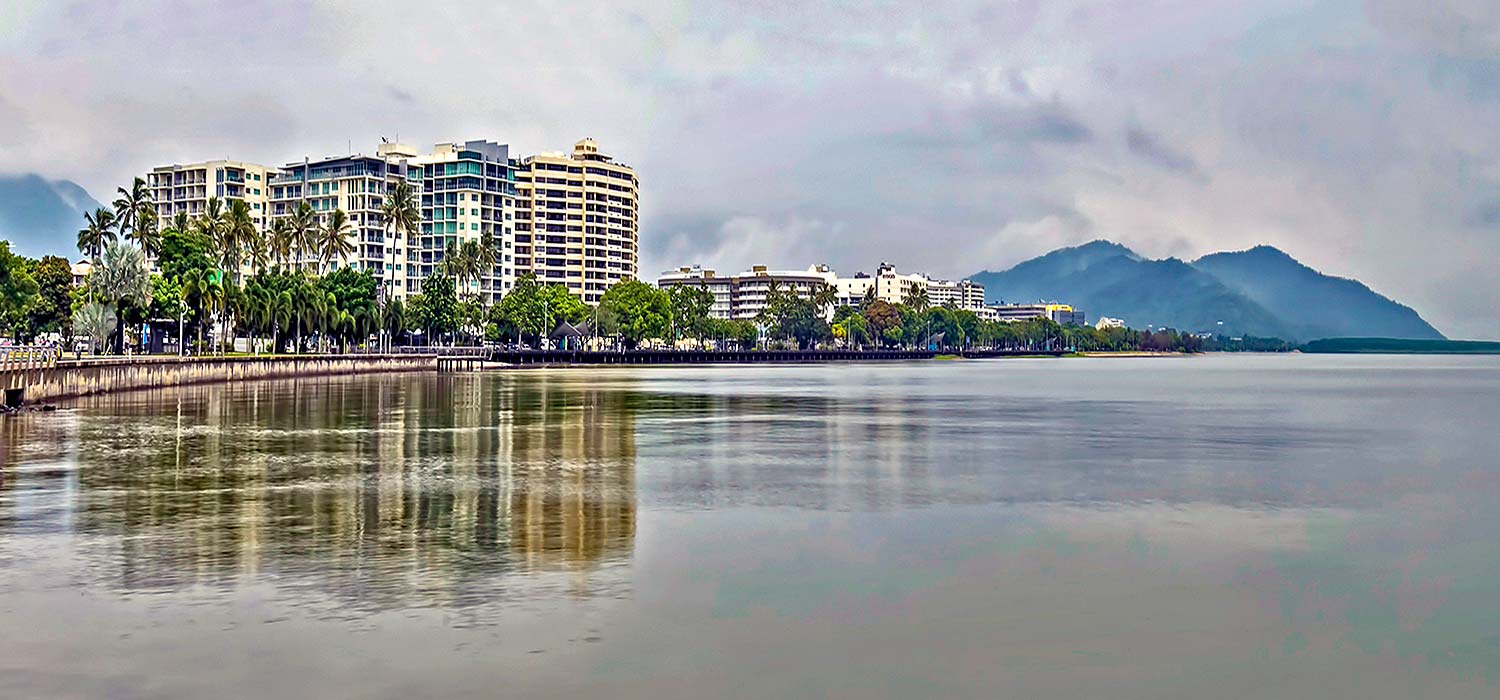 Cairns esplanade 