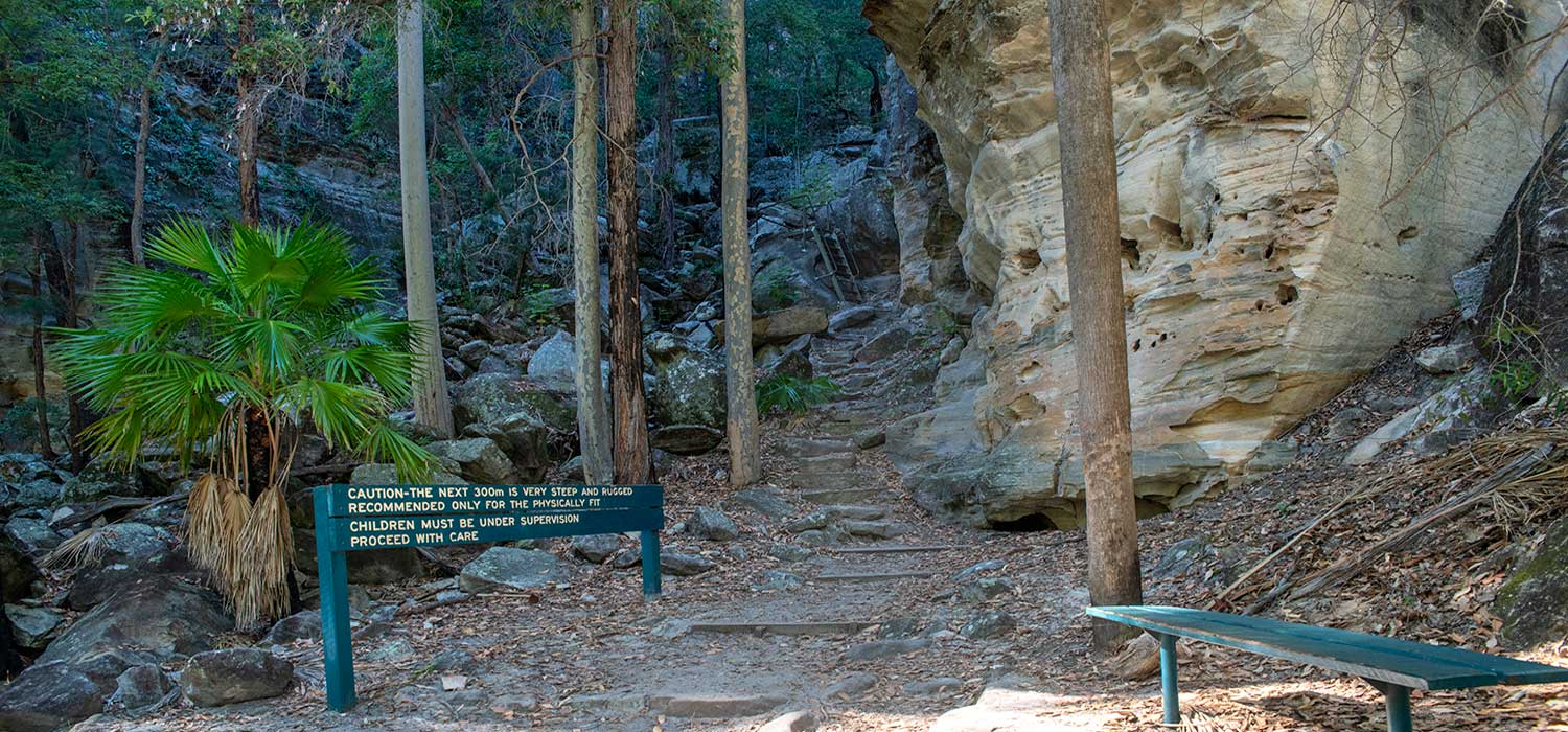 Warning sign to Boolinda Bluff at Carnarvon Gorge