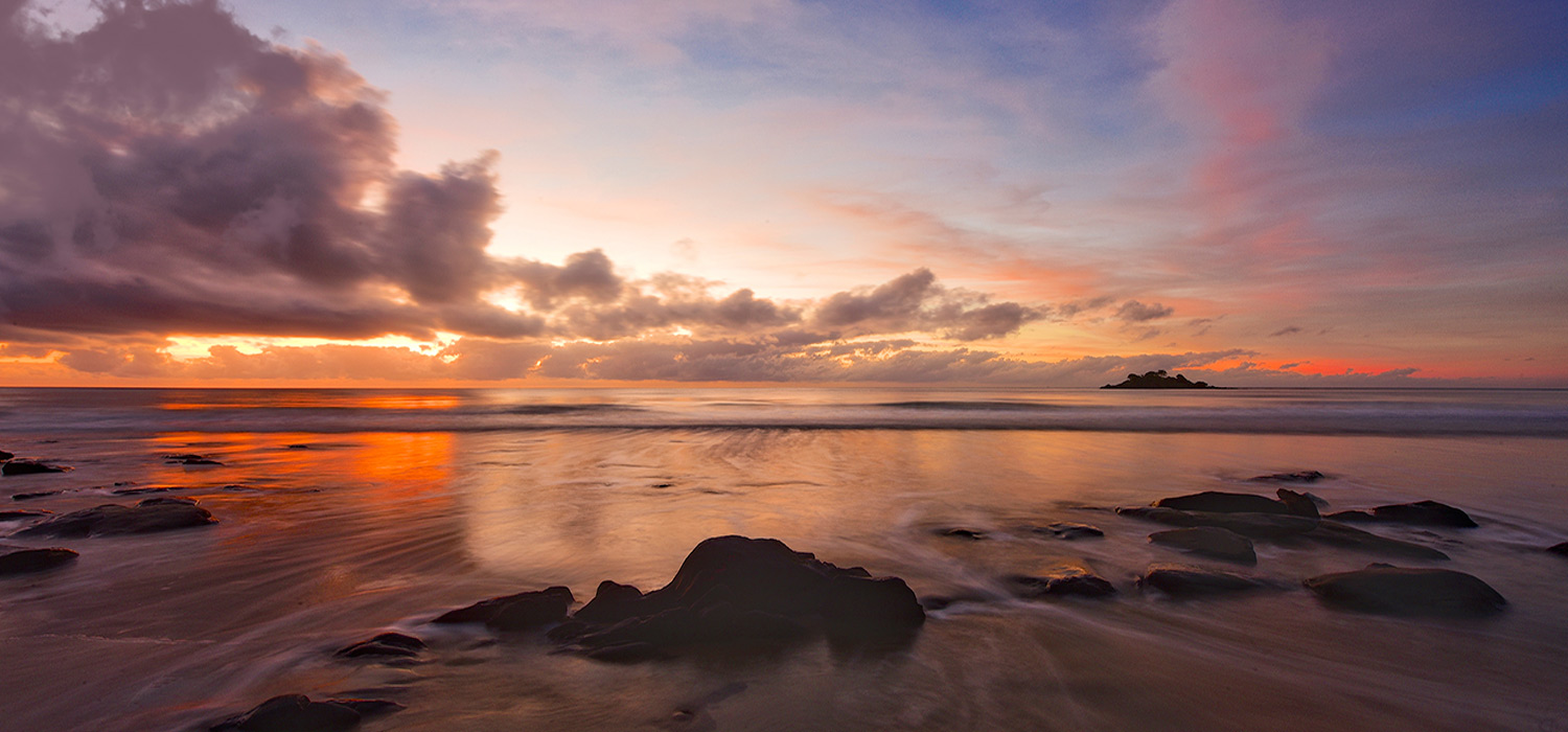 Sunrise at Thornton beach