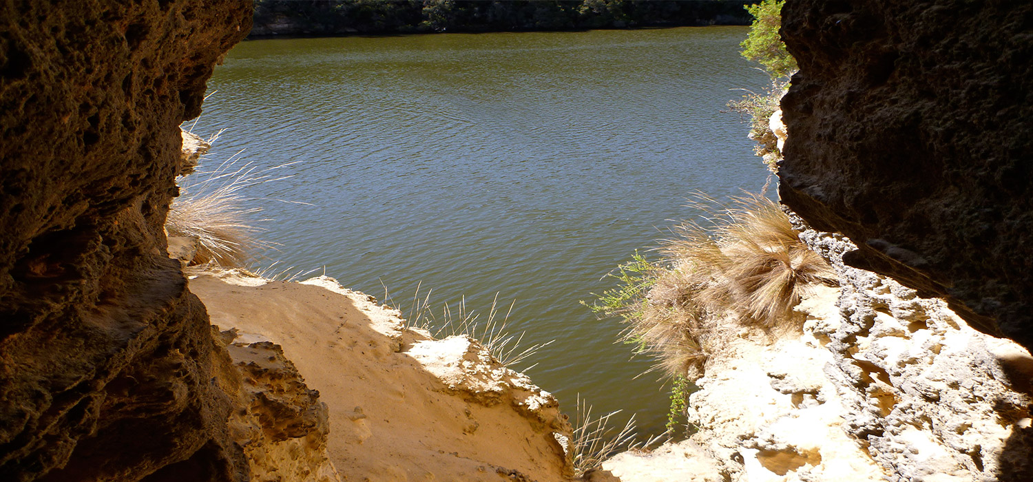 Glenelg river cave 