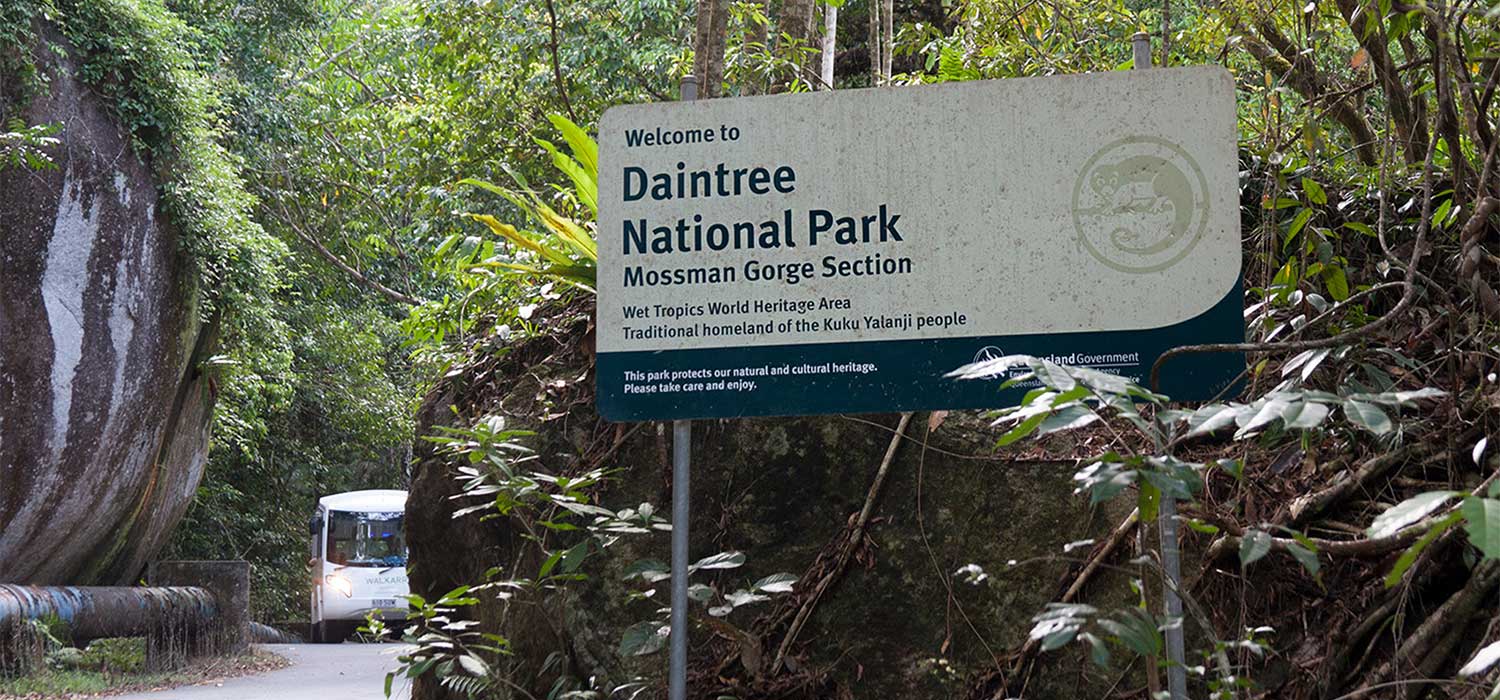 Entering the Mossman Gorge