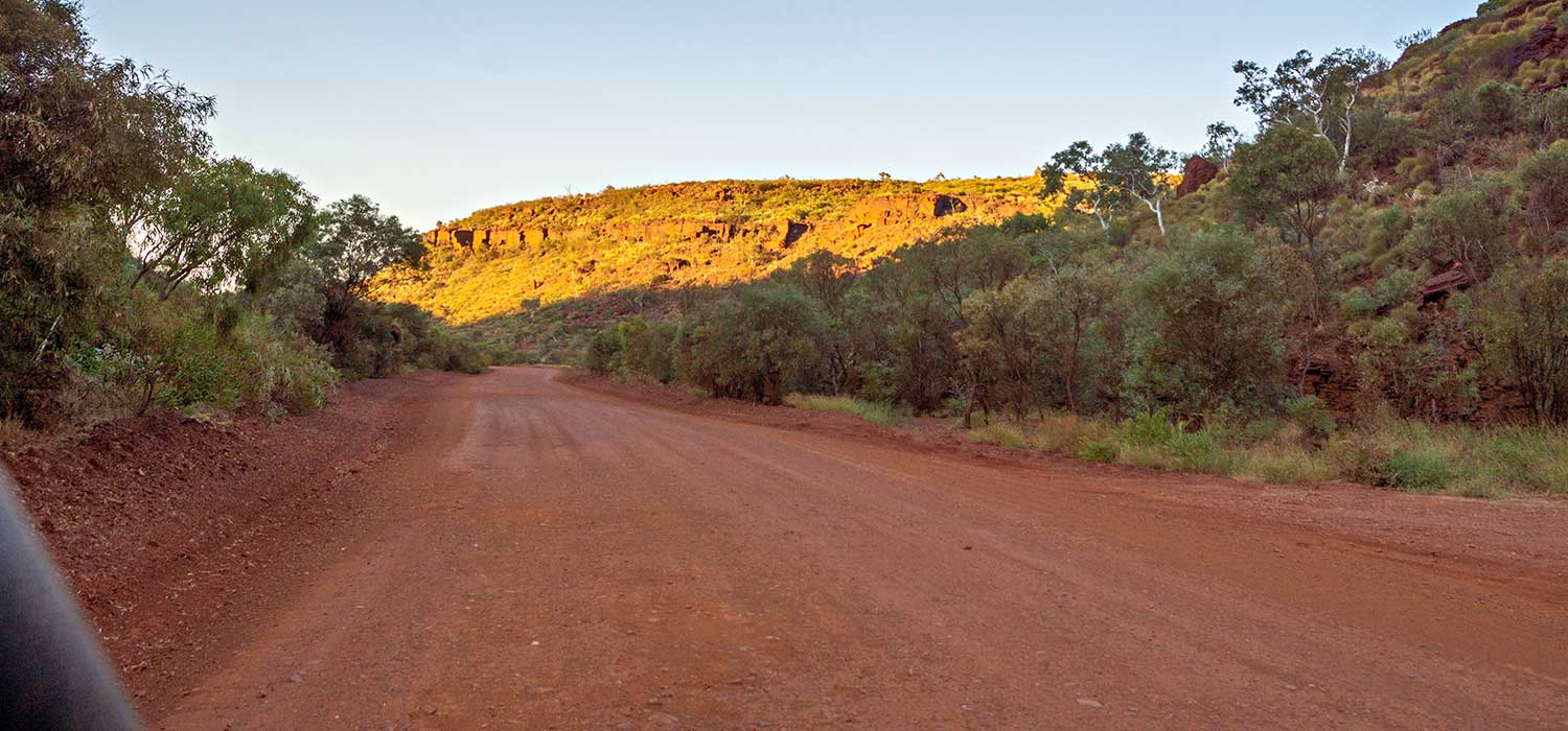 track to Hamersley Gorge sign