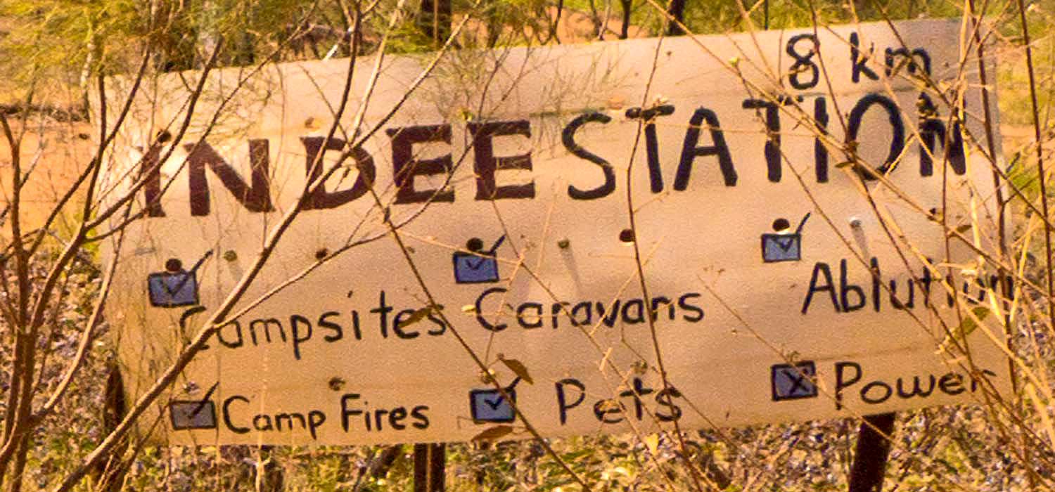 Indee station sign