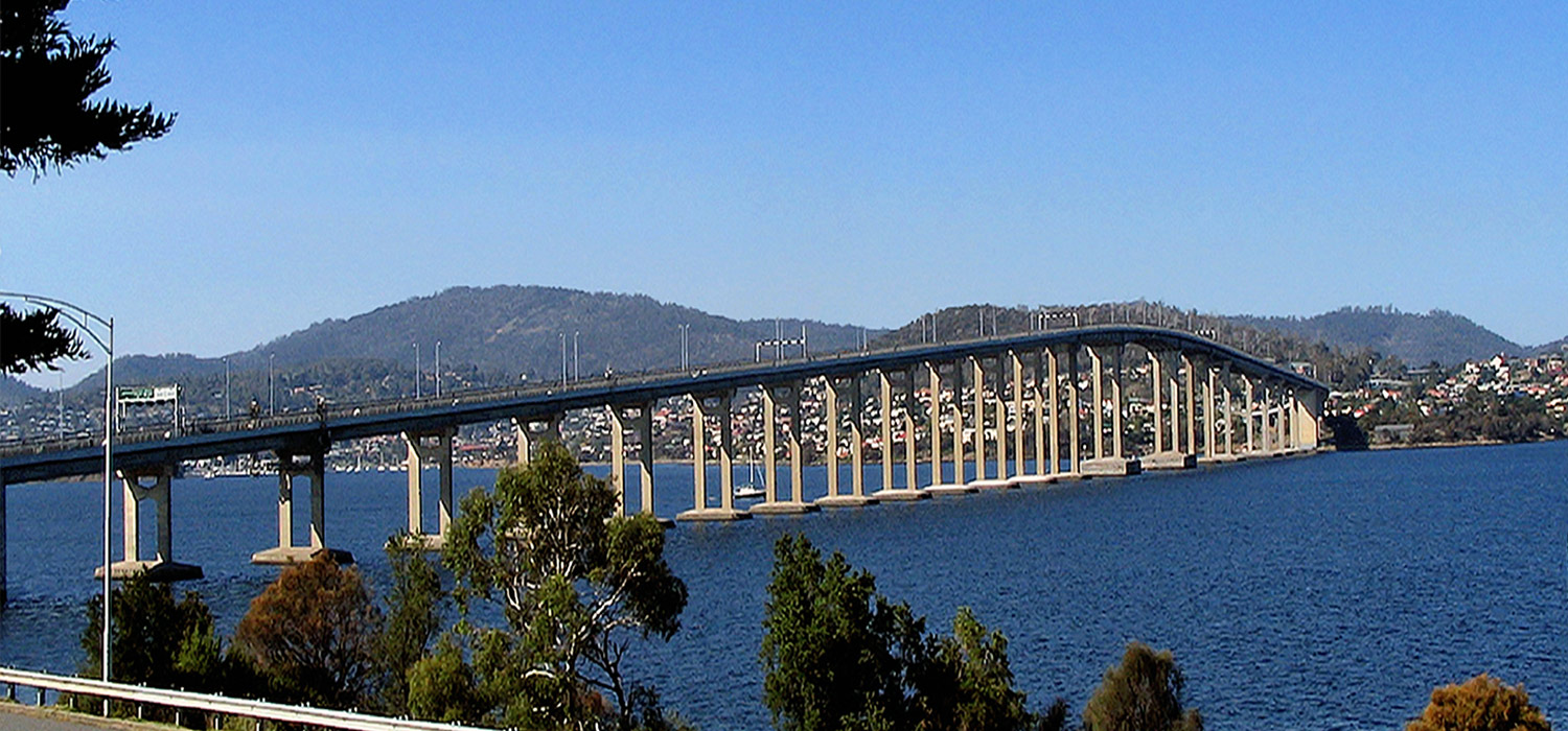 Hobart bridge ove the Derwnt River